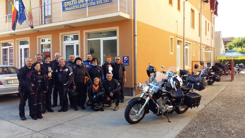 Pensiunea Claudiu Caransebeş Esterno foto