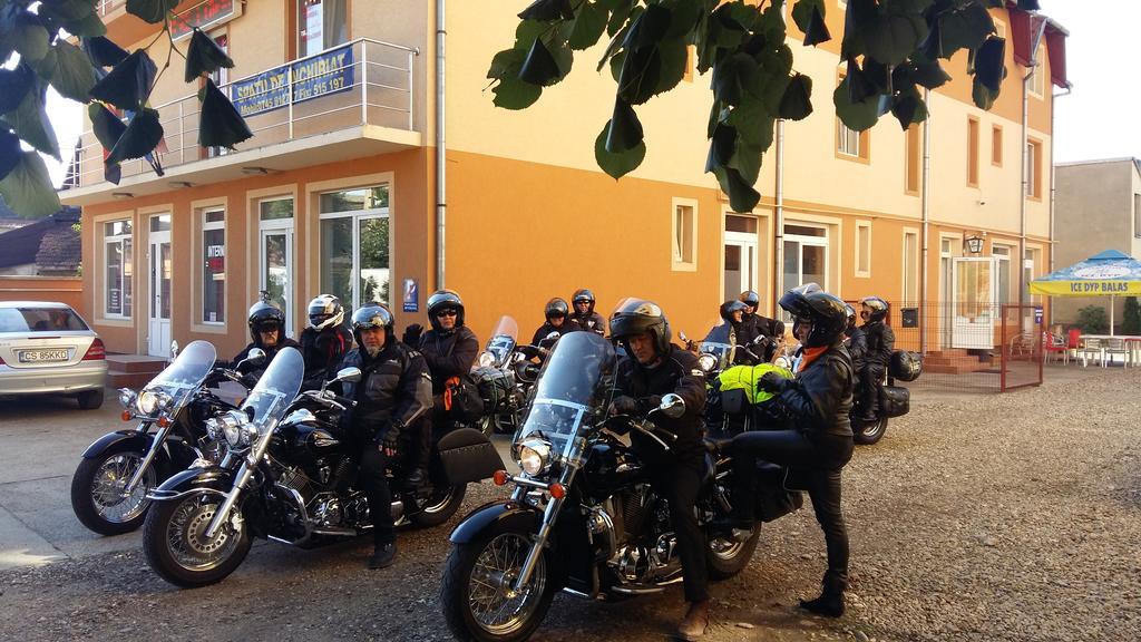 Pensiunea Claudiu Caransebeş Esterno foto